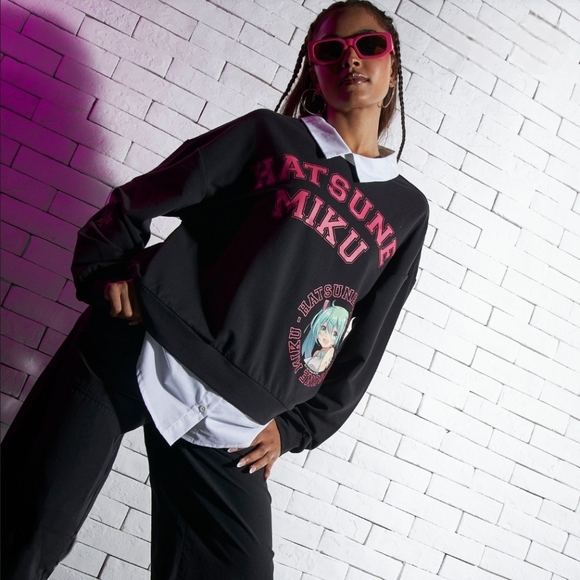 Max Fashion Tops - Hatsune Miku Print Sweatshirt with Collar